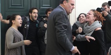 Φοιτητές εναντίον Συγκλήτου στο Πανεπιστήμιο Αθηνών