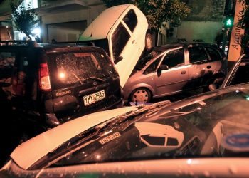 Σε εξέλιξη η καταγραφή των ζημιών από τη χθεσινή θεομηνία στην Αττική