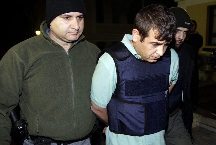 «Λαβράκια» έβγαλαν στο Μικρολίμανο