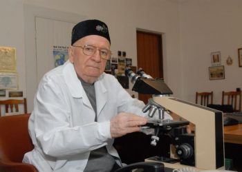 Греки Молдовы проводили в последний путь академика Василия Анестиади