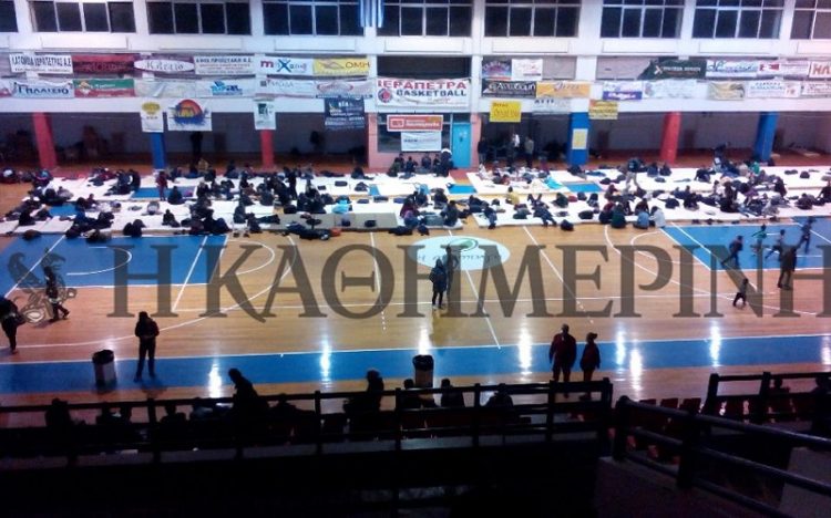 Κρητική φιλοξενία των 591 μεταναστών στην Ιεράπετρα