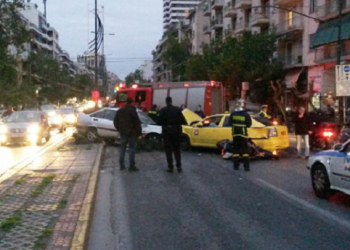 Σοβαρό τροχαίο στην Κηφισίας με τρεις τραυματίες