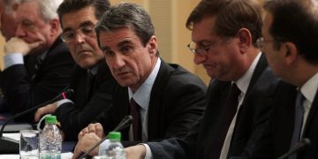 Λοβέρδος για καταλήψεις, ύλη δημοτικού, μετεγγραφές