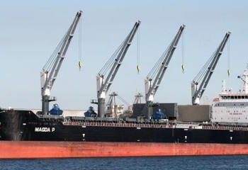 Πλοίο με ύποπτο κρούσμα Έμπολα φθάνει στον Πειραιά