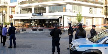 Στον εισαγγελέα ο δράστης της αιματηρής επίθεσης στο Μικρολίμανο