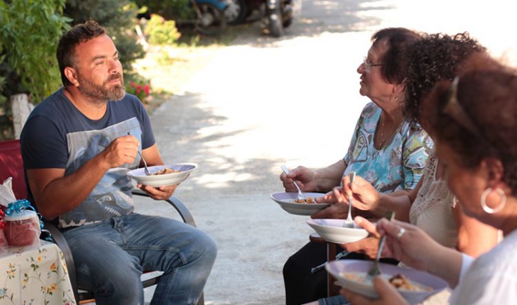 Η «Νόστιμη Γη» μας μαθαίνει τι εστί ποντιακή κουζίνα (βίντεο)