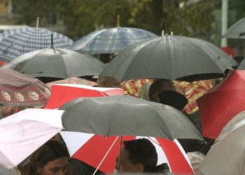 Ο άστατος καιρός συνεχίζεται και σήμερα με βροχές και καταιγίδες