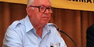Απόντες οι πολλοί από την κηδεία του Ενεπεκίδη