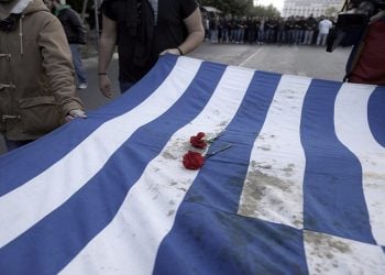 Στην αμερικανική πρεσβεία η σημαία του Πολυτεχνείου