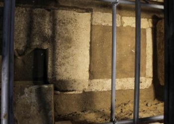 Кто захоронен в Амфиполе?