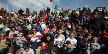Δημόσιος θηλασμός σε 50 πόλεις της Ελλάδας