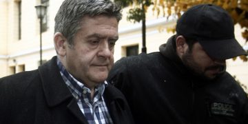 Στο σκαμνί ο Χάρης Τομπούλογλου και δύο συνεργάτες του