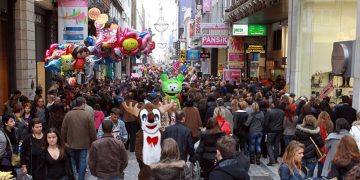Ανοιχτά τα καταστήματα την Κυριακή