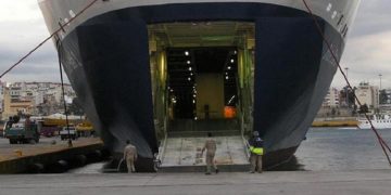 Νεκρός επιβάτης στο Blue Star 2