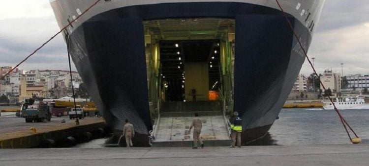 Νεκρός επιβάτης στο Blue Star 2