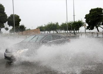 Υπερχειλίσεις χειμάρρων και κλειστοί δρόμοι στη βόρεια Ελλάδα