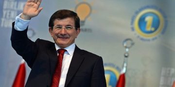 «Έφοδος» Νταβούτογλου σε ελληνικό φυλάκιο στον Έβρο
