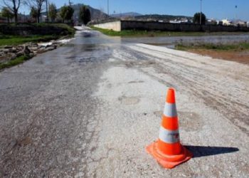 Άνδρας παρασύρθηκε από χείμαρρο στον Λαγκαδά