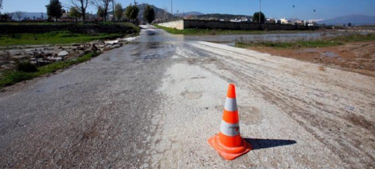 Άνδρας παρασύρθηκε από χείμαρρο στον Λαγκαδά