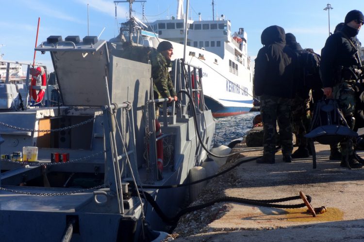 Λήξη συναγερμού από ελληνικής πλευράς για το πλοίο-φάντασμα ανοιχτά των Οθωνών