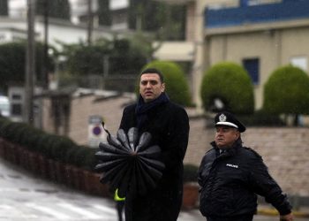 Τι ψάχνουν οι Αρχές πίσω από το χτύπημα στην πρεσβεία