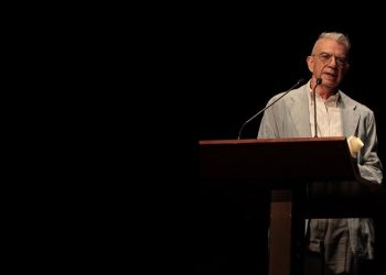 Με γυμνά χέρια στραγγαλίστηκε ο Κουμανταρέας