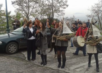 Με ποντιακή λύρα η επίσκεψη των Ποντίων Νεοκαισάρειας στη Νεράιδα