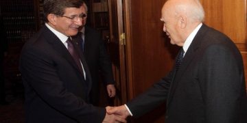 Папульяс обратился к Давутоглу: Уважайте каноны Международного Права