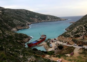 Μυστηριώδες πλοίο βρέθηκε παρατημένο στη Ζάκυνθο!