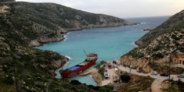 Μυστηριώδες πλοίο βρέθηκε παρατημένο στη Ζάκυνθο!