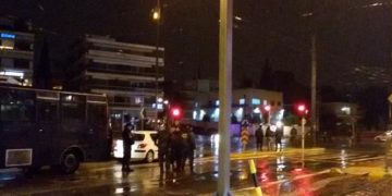 Γάζωσαν με καλάσνικοφ την πρεσβεία του Ισραήλ