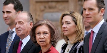 Και οι... γαλαζοαίματοι δικάζονται!