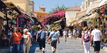Κατακόρυφη πτώση στα έσοδα από τον τουρισμό το πεντάμηνο Ιανουαρίου-Μαΐου 2020
