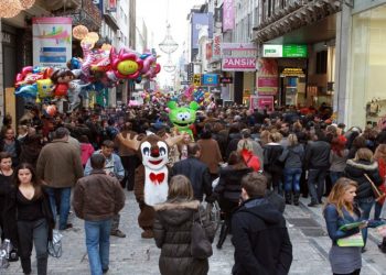 Ανοικτά σήμερα τα εμπορικά καταστήματα –Απεργία έχει προκηρύξει η Ομοσπονδία Ιδιωτικών Υπαλλήλων Ελλάδος
