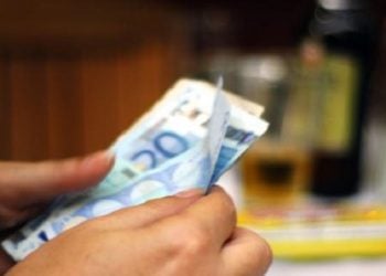 Δώρο Χριστουγέννων: Πότε καταβάλλεται – Ποιοι το δικαιούνται