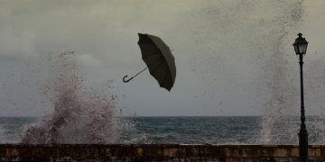 Βροχές και καταιγίδες σε όλη τη χώρα την Κυριακή