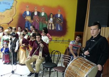 Δροσιά νέου έτους στην κοπή πίτας του Συλλόγου Ποντίων Ασπροπύργου (φωτο)