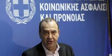 Димитрис Стратулис: Грекам из бывшего СССР и Северного Эпира восстановят пенсии ОГА