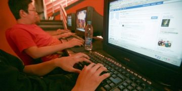 Παραπληροφόρηση και Covid-19: Το Facebook θα προειδοποιεί άμεσα τους χρήστες για ψευδείς ειδήσεις