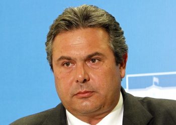 Πυρά Καμμένου κατά Κοτζιά στη Βουλή για τις βίζες του ΥΠΕΞ