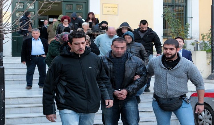 Ελεύθεροι με όρους οι 6 πρώτοι κατηγορούμενοι για το κύκλωμα νονών
