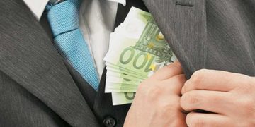 695 δημόσιοι υπάλληλοι απολύθηκαν το 2014