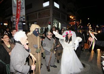 Εντυπωσίασαν οι Μωμόγεροι το «Χριστουγεννιάτικο Χωριό» στο Κιλκίς (φωτο)