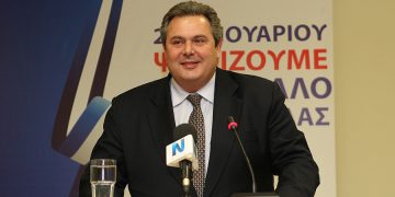 Панос Камменос: О «подставной игре» банкиров и правительства в Греции
