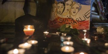 Ασύλληπτοι παραμένουν οι δράστες της επίθεσης στο Charlie Hebdo