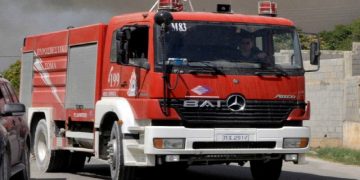 ΕΚΤΑΚΤΟ – Πυρκαγιά σε πολυκατοικία στο Μαρούσι