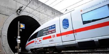 Έκλεισε η σήραγγα της Μάγχης λόγω πυρκαγιάς σε νταλίκα