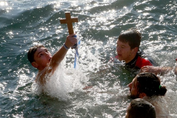 Ο 13χρονος Νίκος Ταρνανίδης έπιασε τον σταυρό στη Θεσσαλονίκη