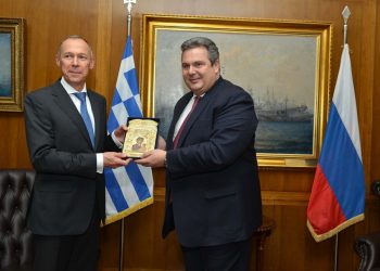 Министр обороны Греции официально приглашен в Россию