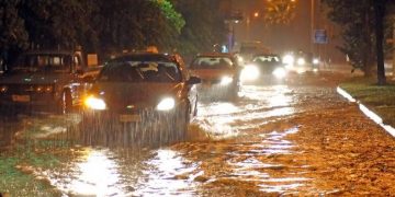 Πλημμύρισαν πόλεις και χωριά από τη νεροποντή σε όλη την Ελλάδα